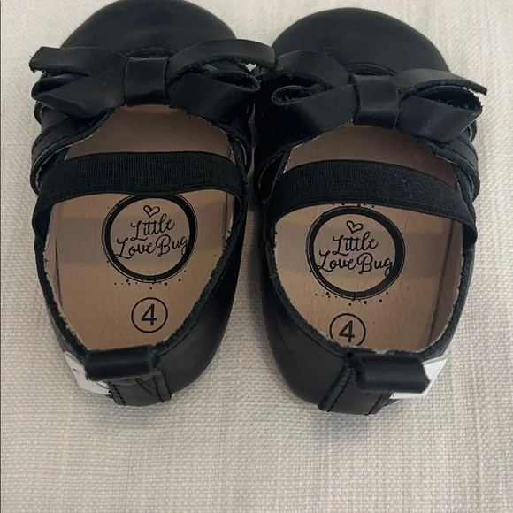 Size 4 Little Love Bug Bow Shoe - Picture 4 of 7